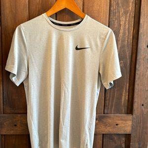 NIKE Pro Dri-FIT Training T-Shirt Gray - size small